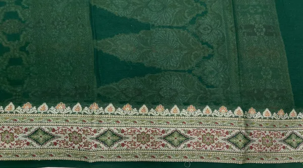 Humairah_Presents_Pure_Handloom_Dark_Green_Chiffon_Resham_Mina_Bandhani_Zari_Booti_with_Miankari_Pallu_and_Zari_Border_with_Dark_Green_Blouse