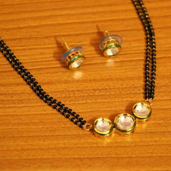Minimal_Kundan_Polki_Mangalsutra_Set_with_Earrings