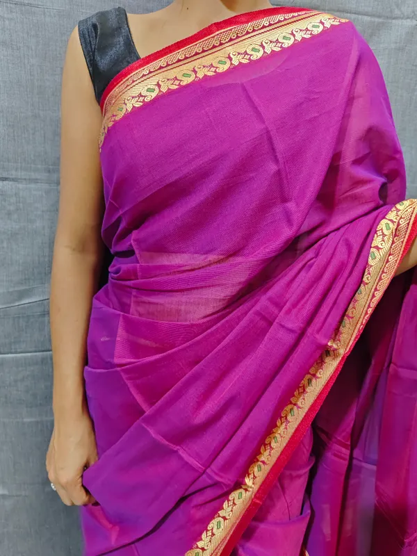 Magenta_Chamka_(Shine)_Cotton_ilkal_Handloom_Saree_with_Dyed_Resham_Pallu
