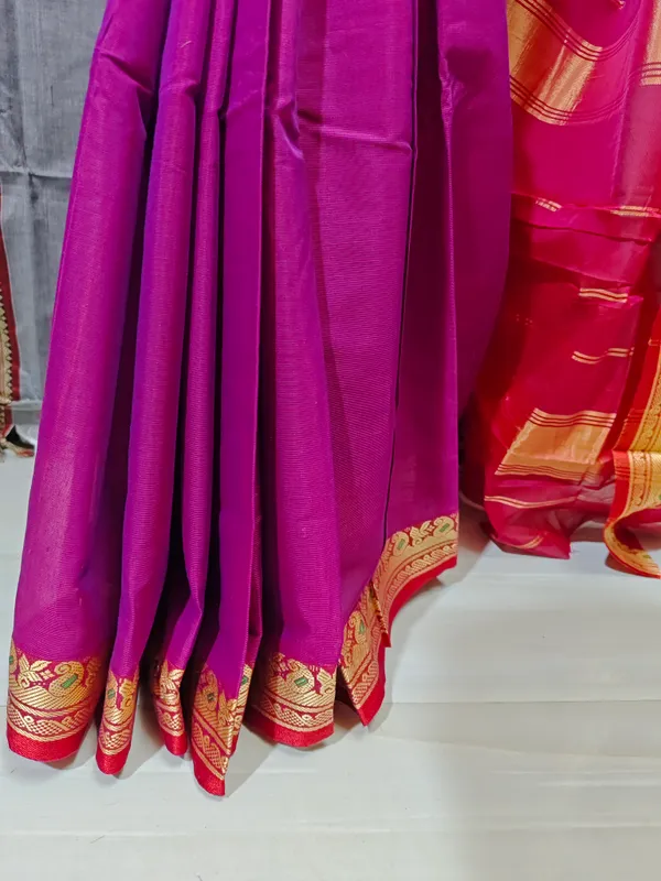 Magenta_Chamka_(Shine)_Cotton_ilkal_Handloom_Saree_with_Dyed_Resham_Pallu