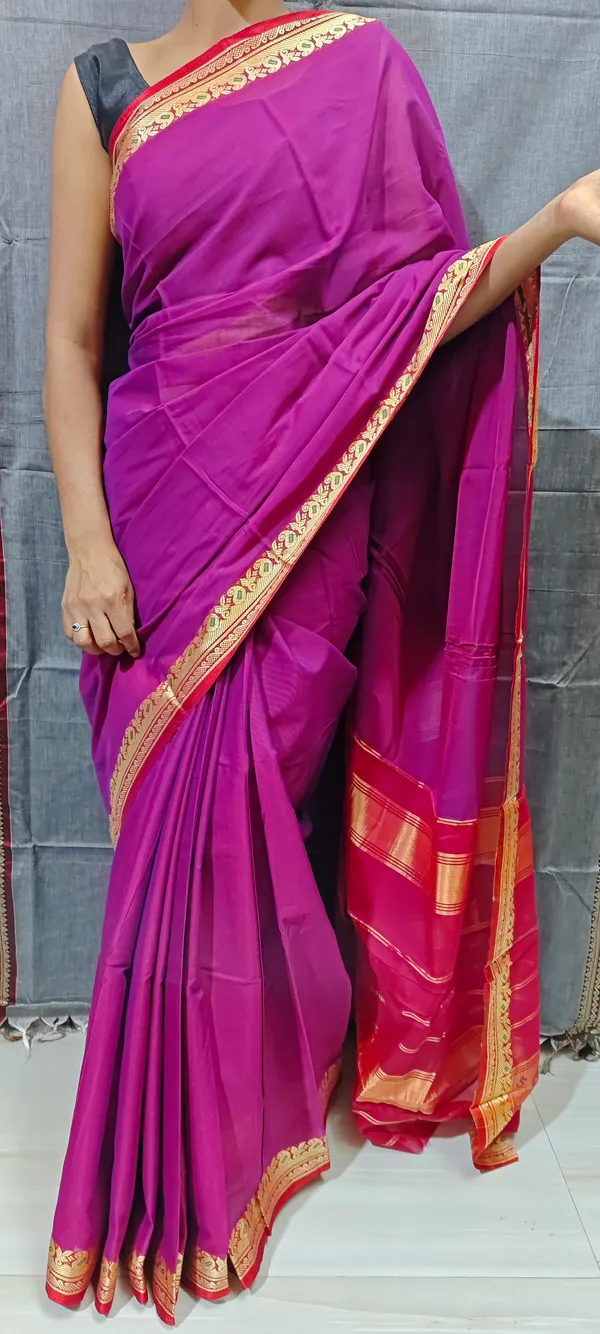 Magenta_Chamka_(Shine)_Cotton_ilkal_Handloom_Saree_with_Dyed_Resham_Pallu