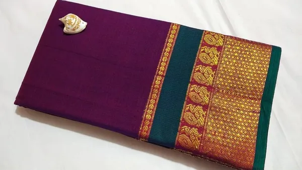 Magenta_Peacock_Border_Narayanpet_Pure_Handloom_Cotton_Sarees_with_Running_blouse_piece