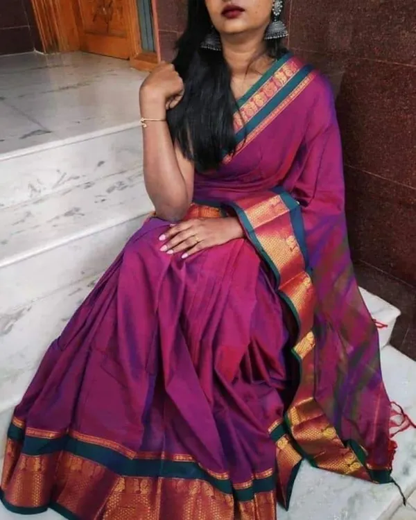 Magenta_Peacock_Border_Narayanpet_Pure_Handloom_Cotton_Sarees_with_Running_blouse_piece