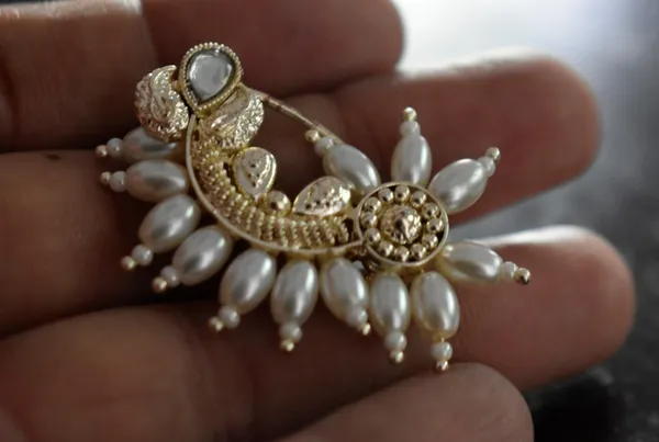 Maharashtrian_Style_Nathni_For_Festival_Season