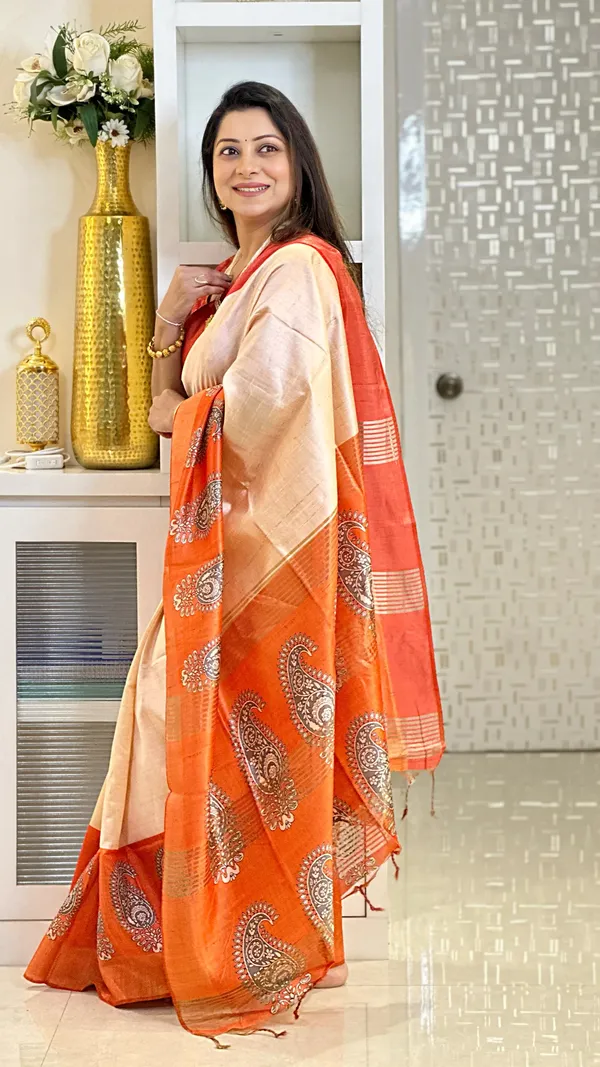 Mango_2_Orange_&_Red_–_Diwali_Special_|_Soft_Tussar_Silk_Saree_with_Print,_Border_&_Contrast_Print_Blouse_with_Tassels