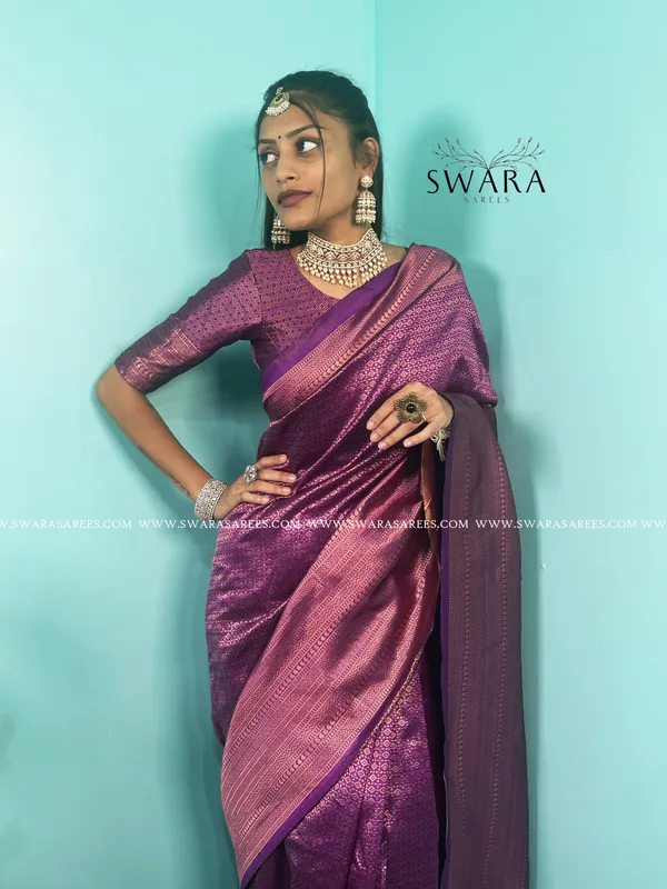 https://d1311wbk6unapo.cloudfront.net/NushopCatalogue/tr:f-webp,w-600,fo-auto/Mdzv5mRC_DQEKTC4IS2_2023-05-22_1.jpg__Swara Saree