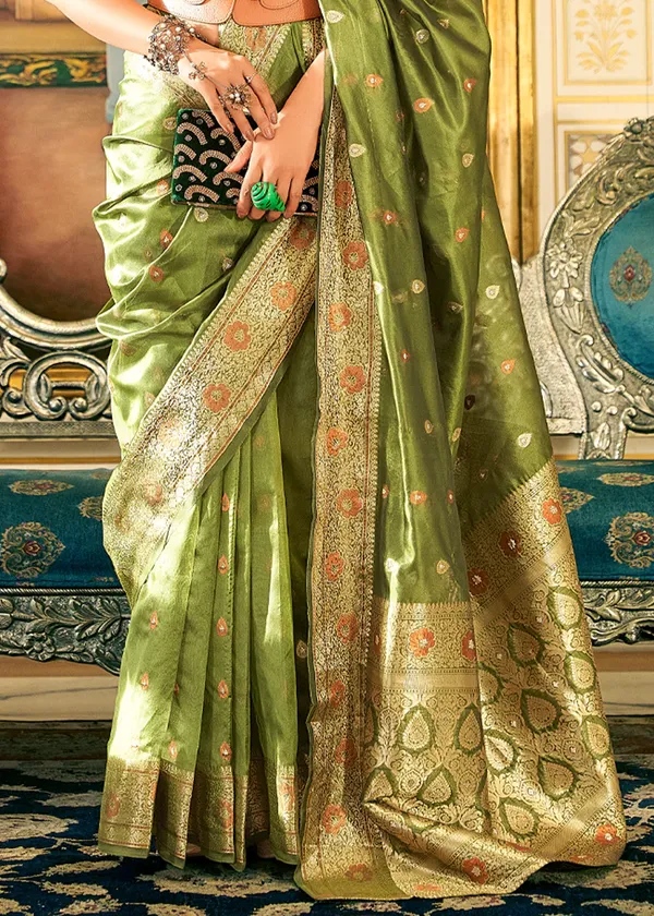 Green_Soft_Silk_Saree_With_Unstitched_Blouse_For_Women