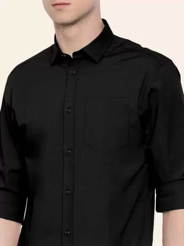 Men_Regular_Fit_Solid_Slim_Collar_Casual_Black_Shirt