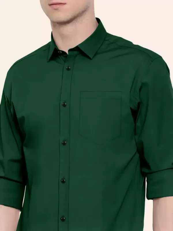 Men_Regular_Fit_Solid_Slim_Collar_Casual_Green_Shirt