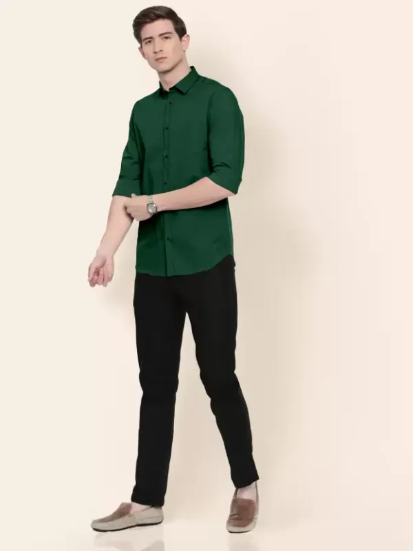Men_Regular_Fit_Solid_Slim_Collar_Casual_Green_Shirt