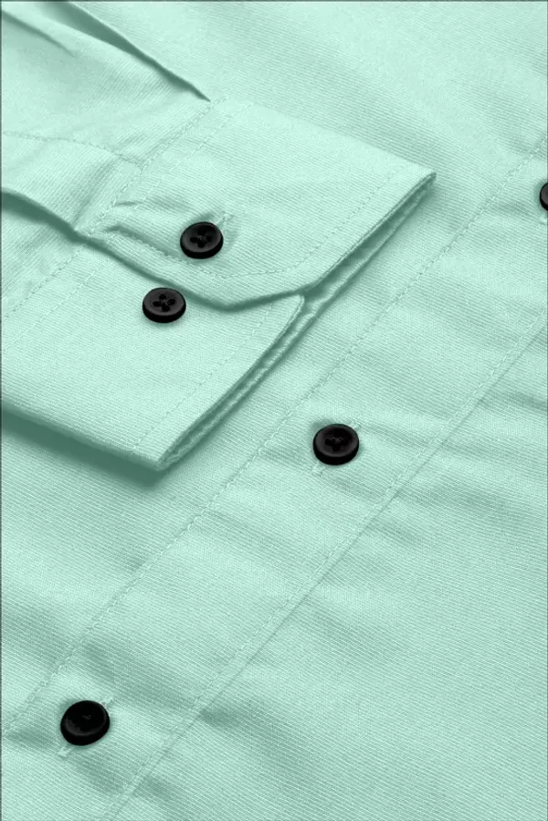Men_Regular_Fit_Solid_Spread_Collar_Casual_Shirt