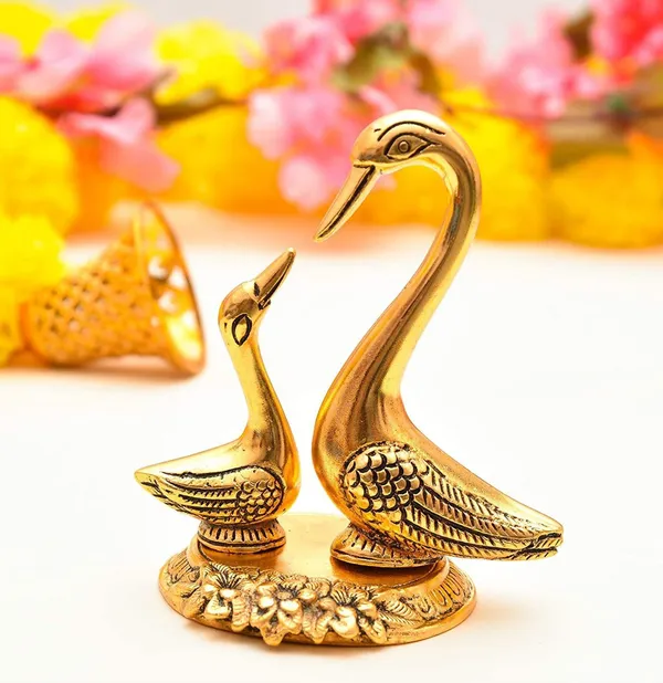 Gold_Plated_Metal_Pair_of_Kissing_Duck_/_Swan_Pair_/_Duck_Pair_/_Vastu_Love_Bird_/_Table_Decorative_Showpiece_Decorative_Showpiece_-_13_cm_(Metal,_Gold)