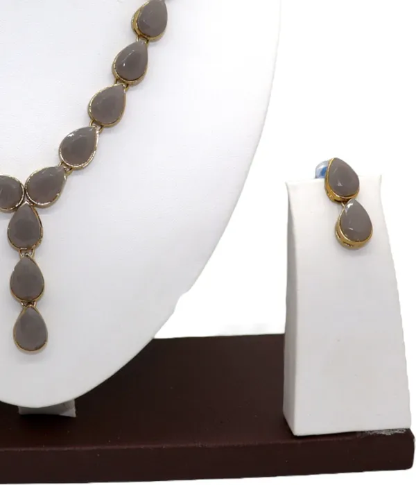 Grey_Metal_Copper_Grey_Jewellery_Set_For_Women