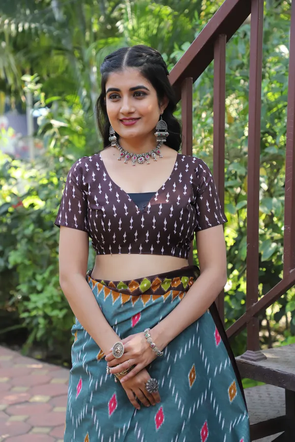 Ikkat_Hand_Block_Print_Print_Pure_Soft_Cotton_saree_With_Blouse_Piece