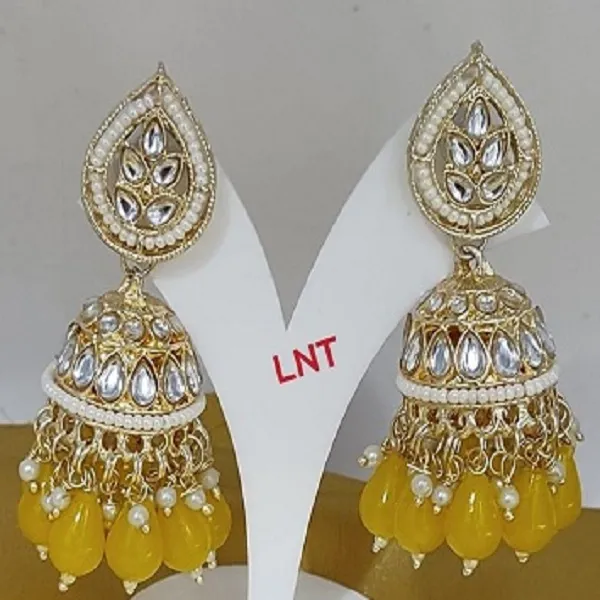 Ethnic_Yellow_Pearls_Jhumki_Earring_With_Mang_Tikka_For_Women_And_Girls.