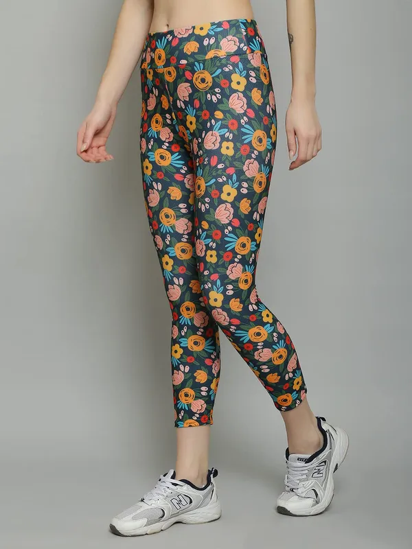 Printed_High_Waist_Dry_Fit_Multi_Purpose_Stretchable_Leggings_For_Women