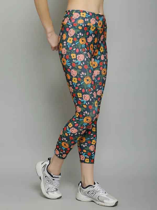 Printed_High_Waist_Dry_Fit_Multi_Purpose_Stretchable_Leggings_For_Women