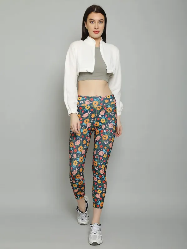 Printed_High_Waist_Dry_Fit_Multi_Purpose_Stretchable_Leggings_For_Women