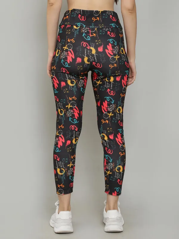 Printed_stretchable_leggings_for_women