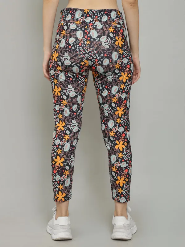 Printed_High_Waist_Dry_Fit_Multi_Purpose_Stretchable_Leggings_For_Women