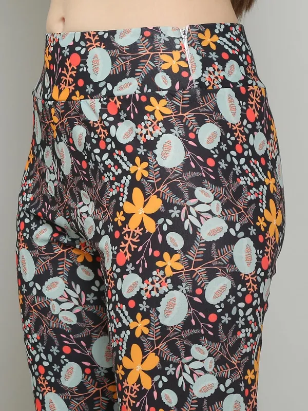 Printed_High_Waist_Dry_Fit_Multi_Purpose_Stretchable_Leggings_For_Women