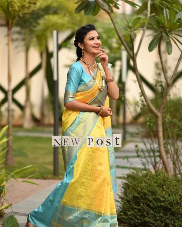 Yellow_Woven_Kanjivaram_Silk_Saree_with_Saree_Cover