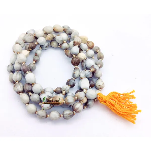 Natural_Vaijayanti_Mala_108+1_Beads_Off-White_with_Cotton_Gaumukhi_Japa_Bag_jholi