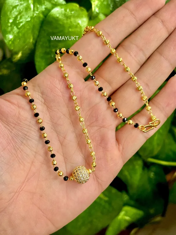 Navya_1_side_modern_mangalsutra