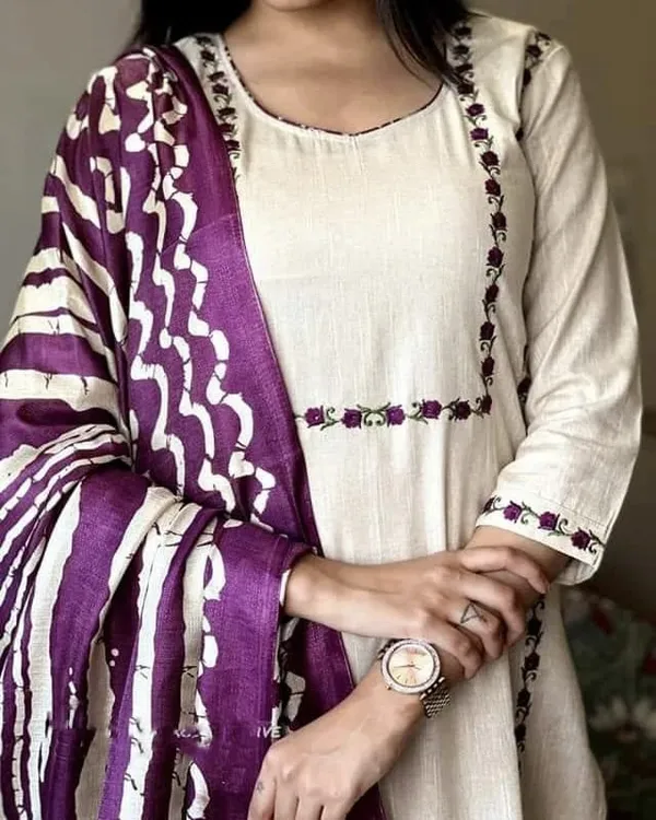 Molisha_Handloom_Cotton_Kurta_Pant_And_Khadi_Silk_Ikkat_Print_Dupatta_Set