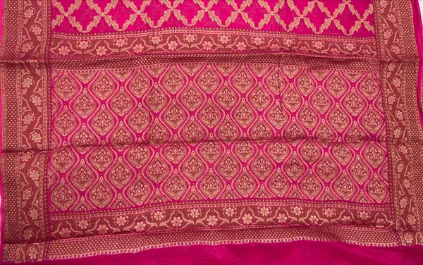 Humairah_Presents_Pure_Handwoven_Pink_Chiffon_Kadiyal_Copper_Zari_Jaal_and_Resham_Mina_Zari_Boota_Pallu_with_Pink_Blouse