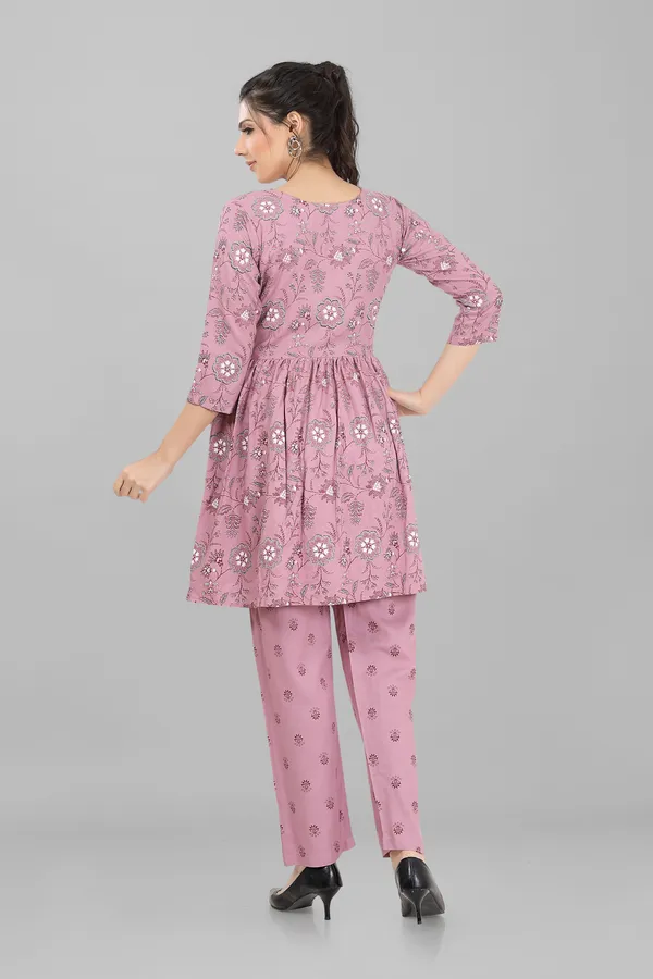 Coral_Pink_Feeding_Night_Suits_With_Zippers_(Top_&_Bottom)