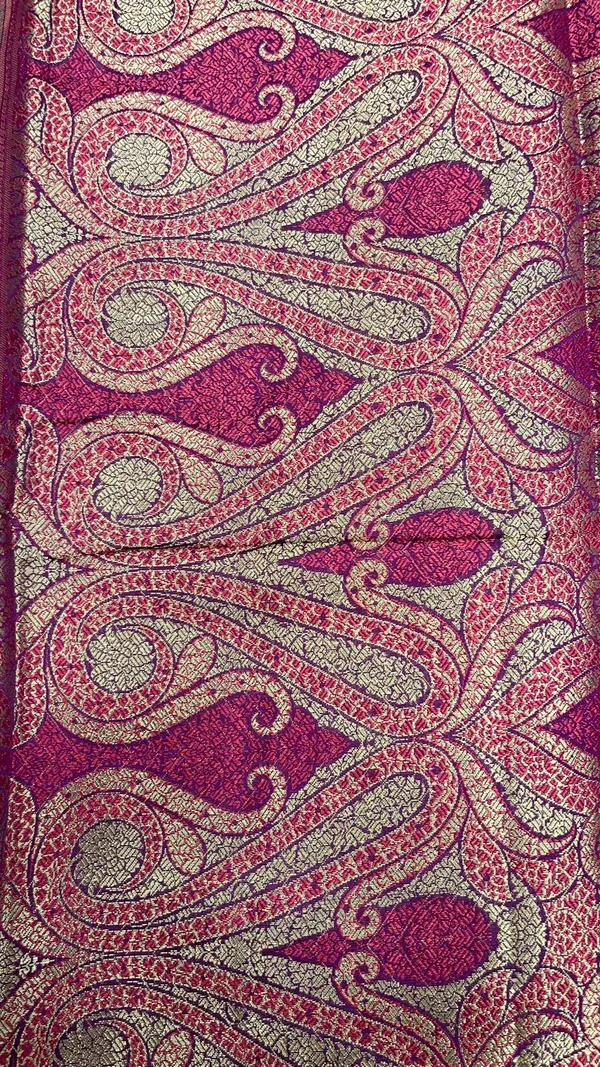 Humairah_Pure_Handwoven_Purple_Chiniya_Silk_Gold_Zari_Booti_Paisley_Mina_Anchal_with_Paisley_Mina_Zari_Border_Banarasi_Saree_with_Purple_Blouse_piece