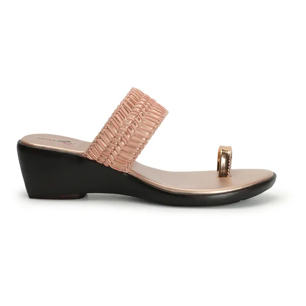 Embellished_Ethnic_Wedge_Heels_(Peach)