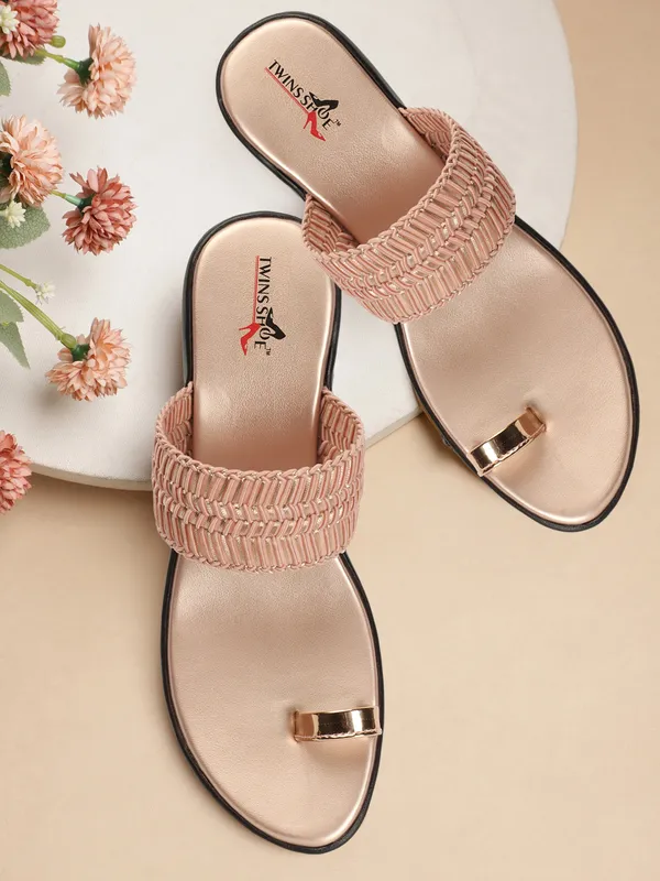 Embellished_Ethnic_Wedge_Heels_(Peach)