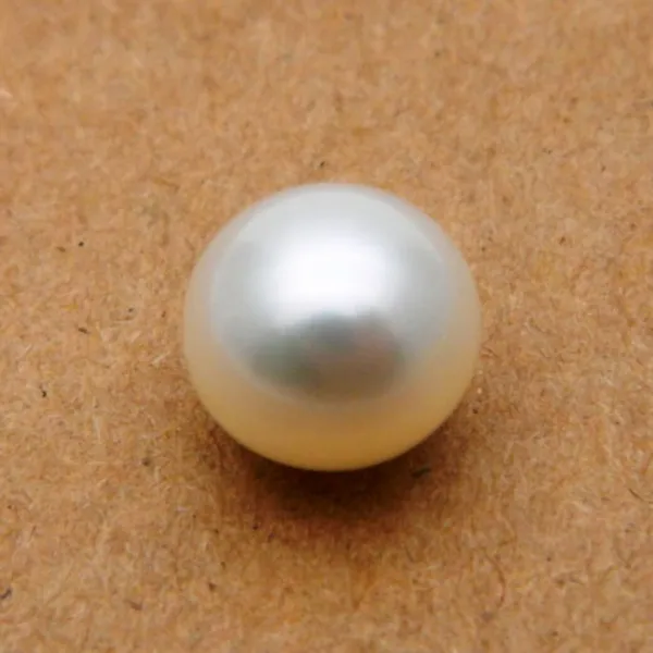 8.25_Ratti_White_Pearl_Moti_Natural_Loose_Gemstone