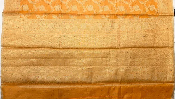 Humairah_Presents_Gold_Art_Silk_Golden_Floral_Zari_Jaal_with_Banarasi_Floral_Zari_Border_with_Gold_Blouse