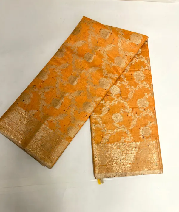 Humairah_Presents_Gold_Art_Silk_Golden_Floral_Zari_Jaal_with_Banarasi_Floral_Zari_Border_with_Gold_Blouse
