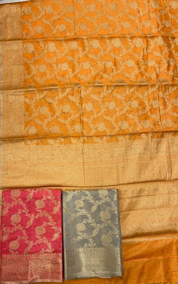 Humairah_Presents_Gold_Art_Silk_Golden_Floral_Zari_Jaal_with_Banarasi_Floral_Zari_Border_with_Gold_Blouse