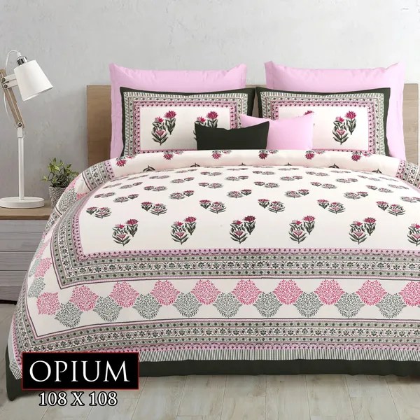 https://d1311wbk6unapo.cloudfront.net/NushopCatalogue/tr:f-webp,w-600,fo-auto/OPM19_1710245374618_09esgang13eafl1.jpg__Quilt N Razai 