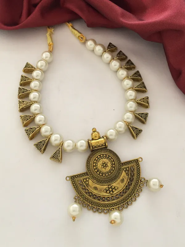 Oxyjewels Golden White Colour Pearl Necklace Price in India Buy Oxyjewels Golden White Colour