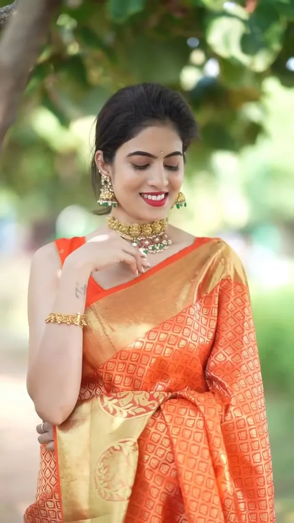 Orange_Banarasi_Silk_Zari_Saree_with_Blouse_Piece_For_Women