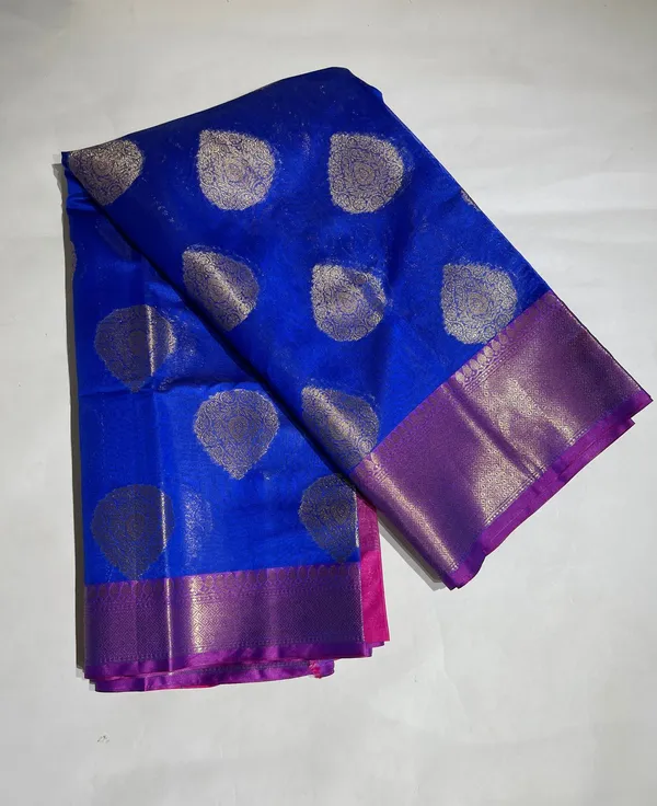 Humairah_Presents_Blue_Kanchi_Silk_Golden_Zari_Boota_with_Contrast_Magenta_Lachha_Zari_Border_and_Magenta_Blouse