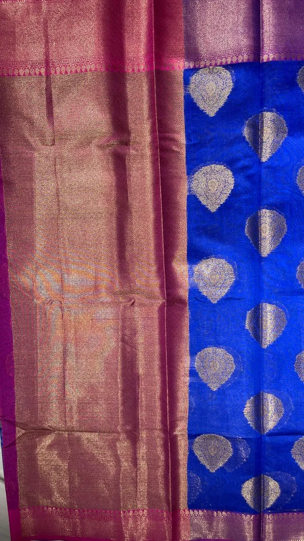 Humairah_Presents_Blue_Kanchi_Silk_Golden_Zari_Boota_with_Contrast_Magenta_Lachha_Zari_Border_and_Magenta_Blouse