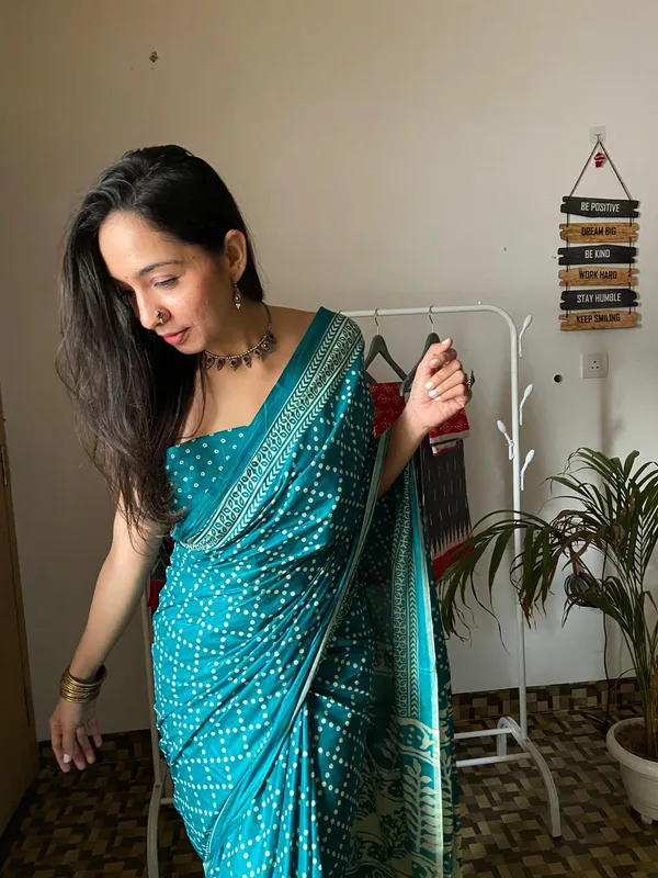 Ikkat_Print_Pure_Soft_Cotton_saree_With_Blouse_Piece