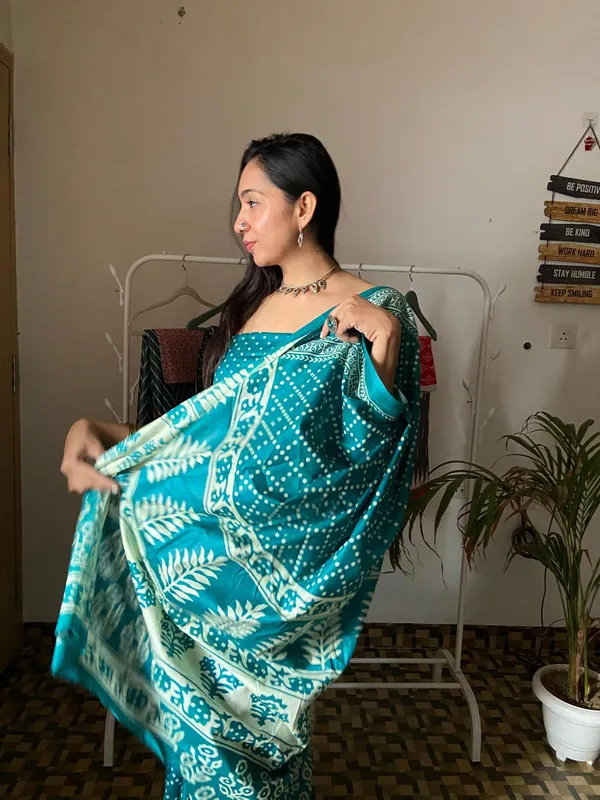 Ikkat_Print_Pure_Soft_Cotton_saree_With_Blouse_Piece
