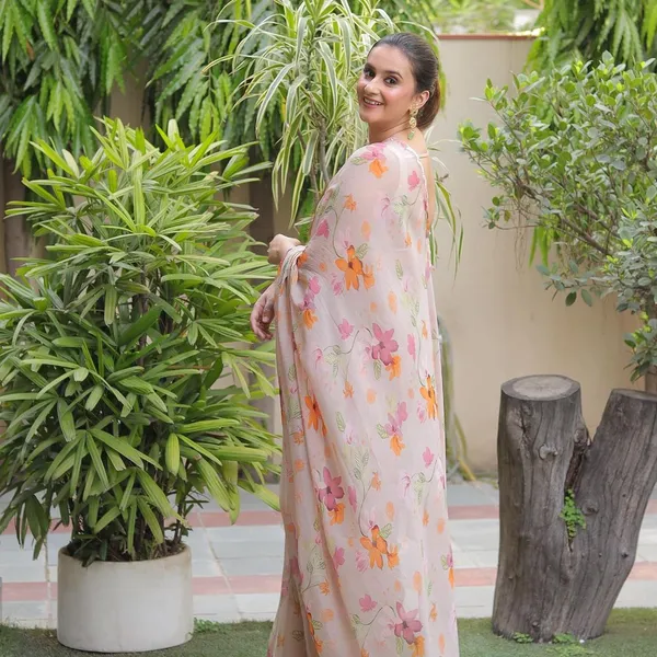 Aria_Beige_Floral_Printed_Organza_Saree