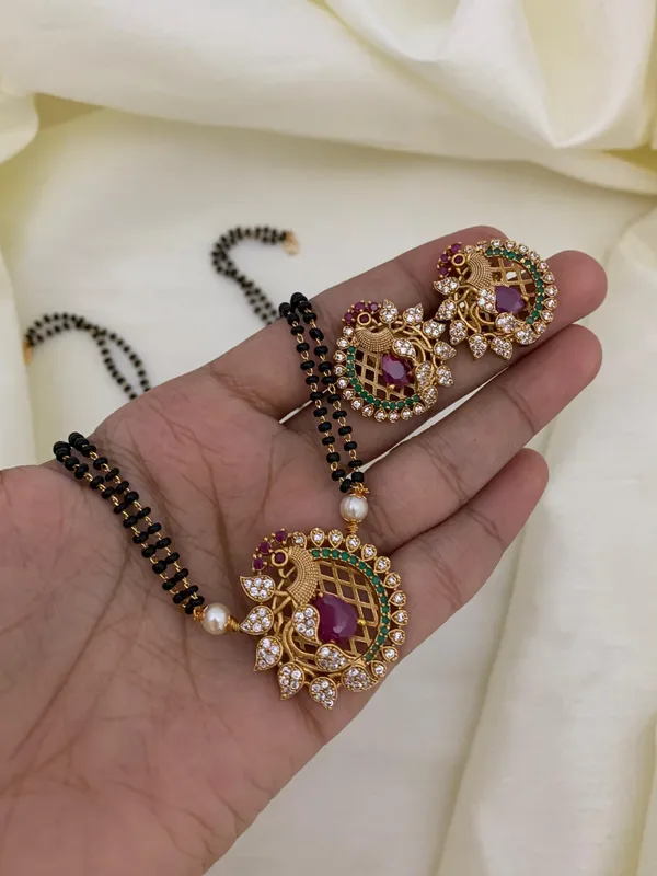 Peacock_Antique_Mangalsutra_Pendant_With_Stud_Earrings