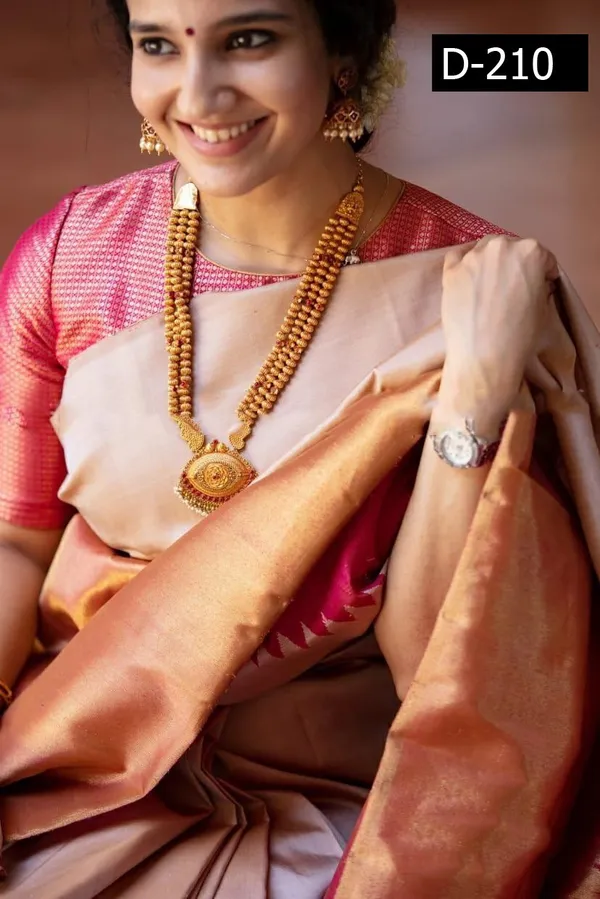 Cream_Woven_Kanjivaram__Silk_Saree_With__unstiched_Blouse_For_Women