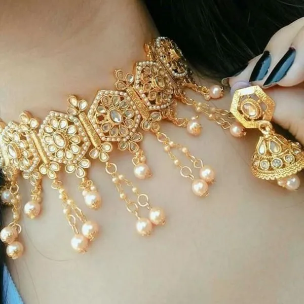 Kundan_Necklace_Set_For_Women.