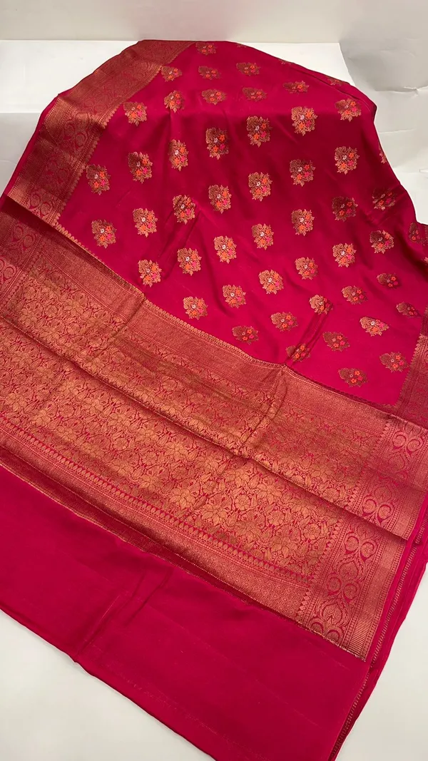 Humairah_Pure_Handwoven_Red_Pure_Muga_Silk_Floral_Minakari_Zari_Boota_Small_Zari_Border_Banarasi_Saree_with_Red_Blouse_piece